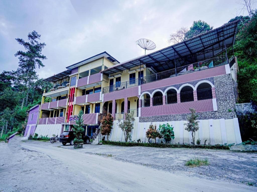 Oyo 90331 Hotel Toba Shanda Parapat Exteriér fotografie